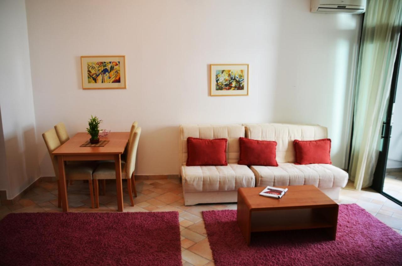 Apartments Secret Garden Sveti Stefan Exterior foto