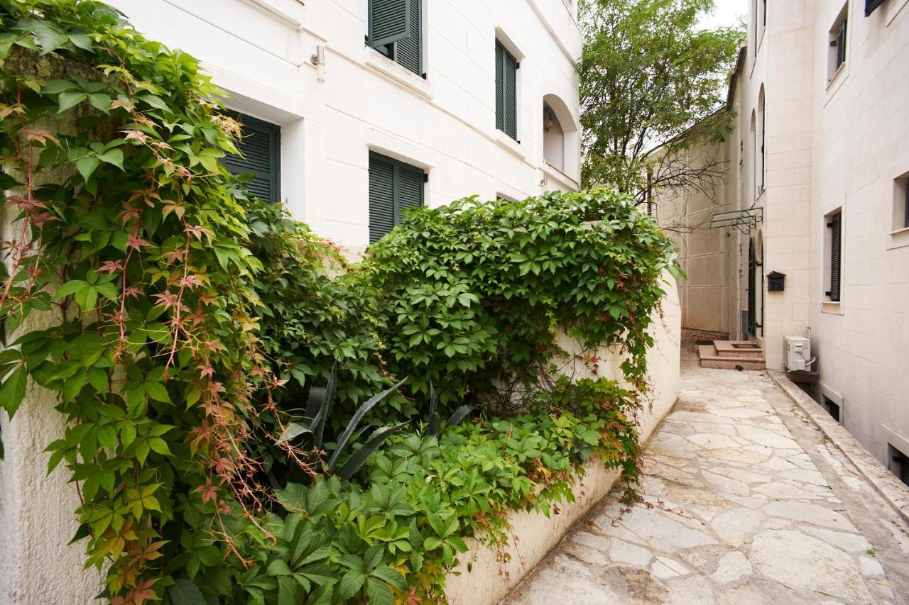 Apartments Secret Garden Sveti Stefan Exterior foto